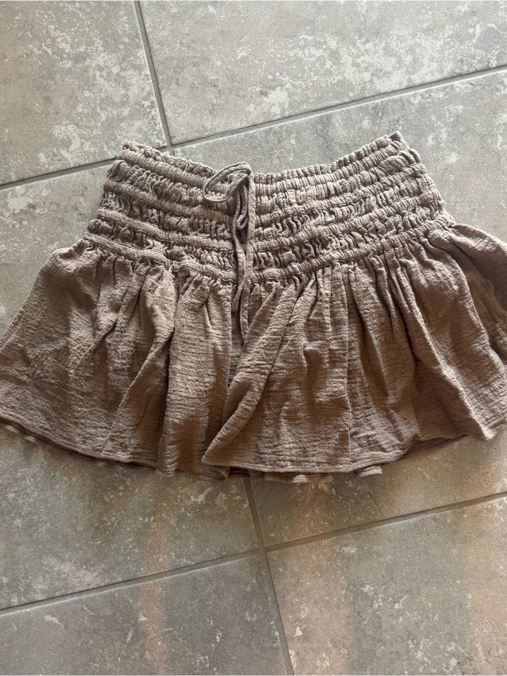Women’s Taupe Smocked Waist Mini Skirt